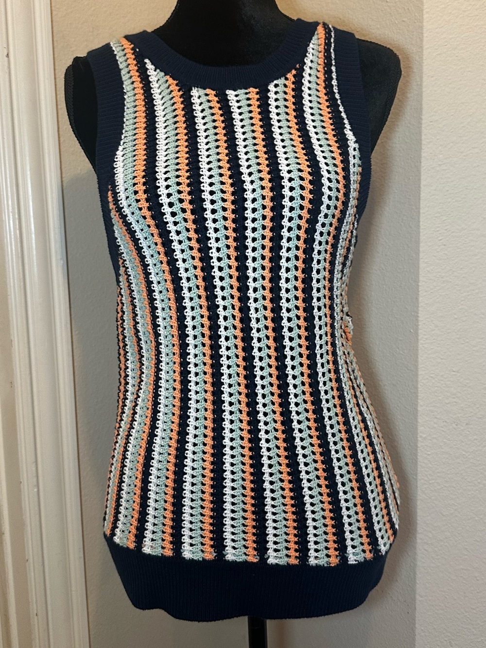 525 America Krista Stripe Open Stitch Crochet Tank Top NWOT Large - Picture 2 of 8